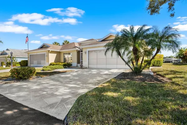 Property Slideshow image 2 of 55 | 811 staffordshire ln 32, Sun City Center, FL, 33573