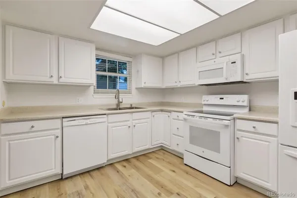 Property Slideshow image 2 of 49 | 13886 e linvale pl, Aurora, CO, 80014