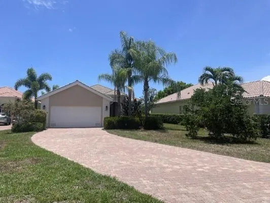 Property Slideshow image 2 of 61 | 11818 fiore ln, Sarasota, FL, 34238