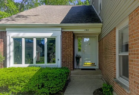 Property Slideshow image 3 of 36 | 193 country club dr, Prospect Heights, IL, 60070