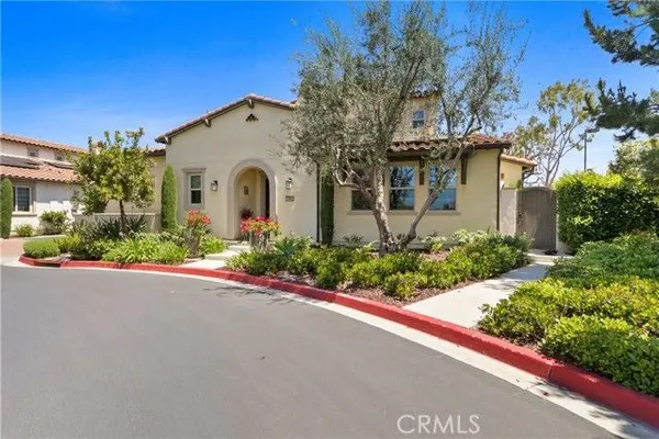 Property Slideshow image 2 of 35 | 10902 flora park way, Cypress, CA, 90720