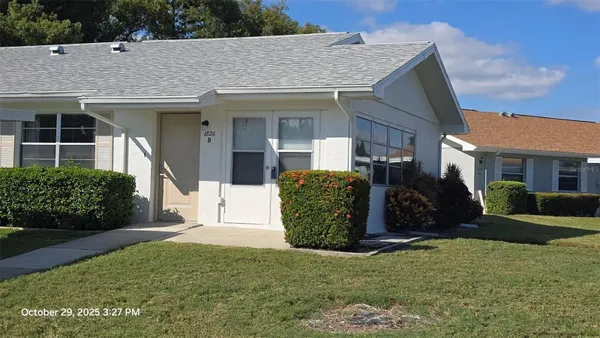 Property Slideshow image 2 of 23 | 1826 foxhunt dr b, Sun City Center, FL, 33573
