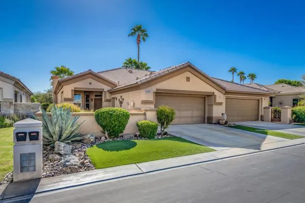 Property Slideshow image 3 of 30 | 44390 royal lytham dr, Indio, CA, 92201