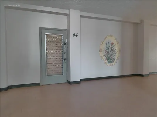 Property Slideshow image 3 of 96 | 2462 brazilia dr 44, Clearwater, FL, 33763