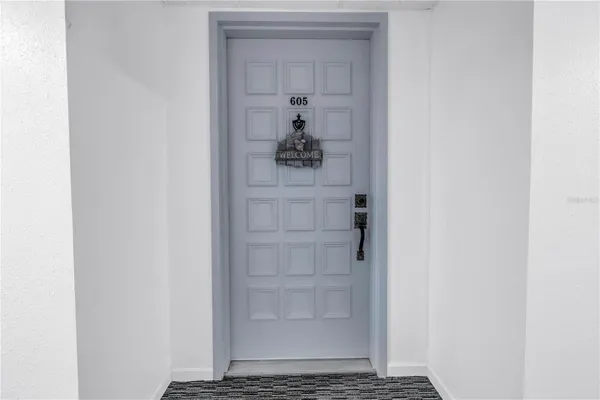 Property Slideshow image 3 of 33 | 6265 sun blvd apt 605, St Petersburg, FL, 33715