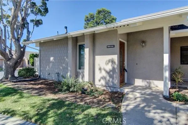 Property Slideshow image 2 of 30 | 8886 plumas cir unit 1124a, Huntington Beach, CA, 92646