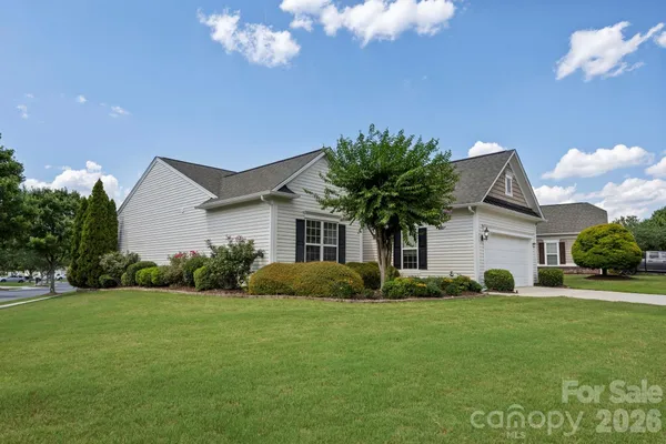 Property Slideshow image 3 of 48 | 1001 mesa verde dr, Fort Mill, SC, 29707