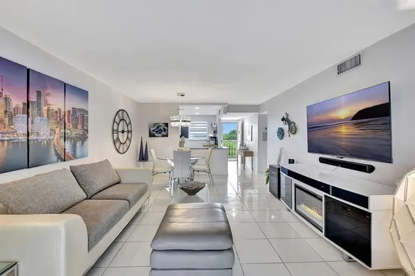 Property Slideshow image 2 of 64 | 2615 ne 3rd ct apt 411, Boynton Beach, FL, 33435