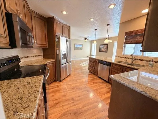 Property Slideshow image 3 of 28 | 2750 maple dr, Hemet, CA, 92545