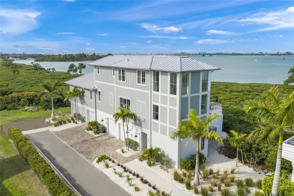 Property Slideshow image 3 of 83 | 332 harbour sound ct, Bradenton, FL, 34209