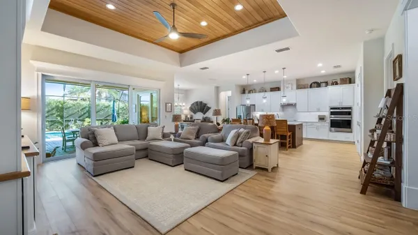 Property Slideshow image 3 of 53 | 4008 pinnacle place ct, Lady Lake, FL, 32159