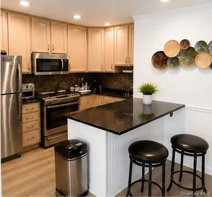 Property Slideshow image 3 of 12 | 11 morley cir, Huntington, NY, 11747