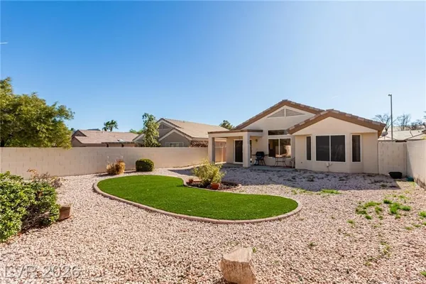 Property Slideshow image 2 of 31 | 2148 point mallard dr, Henderson, NV, 89012