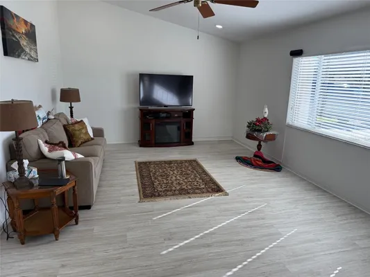 Property Slideshow image 3 of 19 | 9685 se 136th pl, Summerfield, FL, 34491