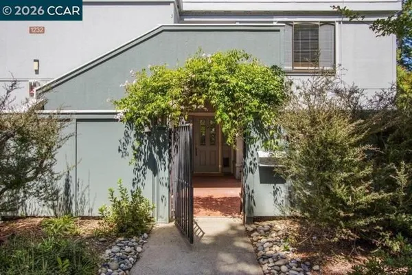 Property Slideshow image 2 of 63 | 1232 fairlawn ct 4, Walnut Creek, CA, 94595