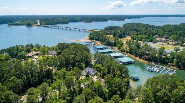 Property Slideshow image 3 of 52 | 307 superior cv, Mccormick, SC, 29835