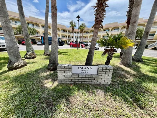 Property Slideshow image 2 of 60 | 2223 philippine dr 9, Clearwater, FL, 33763