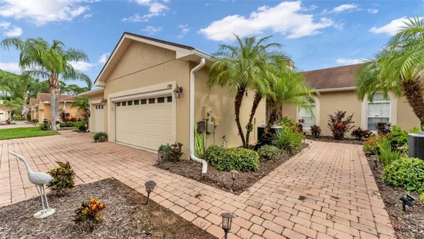 Property Slideshow image 3 of 34 | 1584 vienna square dr, Winter Haven, FL, 33884