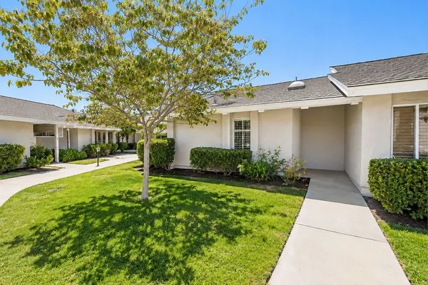 Property Slideshow image 2 of 17 | 8877 tulare dr 313d, Huntington Beach, CA, 92646