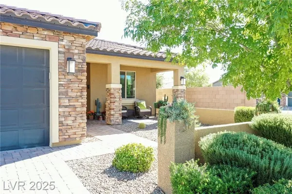Property Slideshow image 2 of 68 | 1844 wolfcreek falls ct, Henderson, NV, 89044