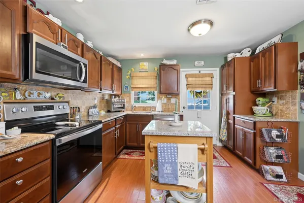 Property Slideshow image 2 of 30 | 176 ventry ct a, Brookhaven, NY, 11961