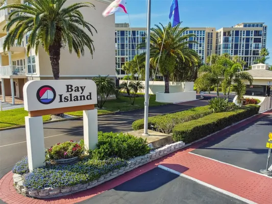 Property Slideshow image 2 of 73 | 7300 sun island dr 1705, South Pasadena, FL, 33707