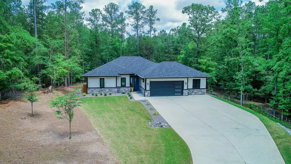 Property Slideshow image 2 of 48 | 217 cove point lane ln, Mccormick, SC, 29835