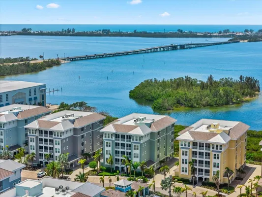 Property Slideshow image 3 of 87 | 388 aruba cir 103, Bradenton, FL, 34209