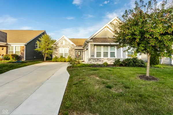 Property Slideshow image 2 of 30 | 5826 lyster ln, Indianapolis, IN, 46239