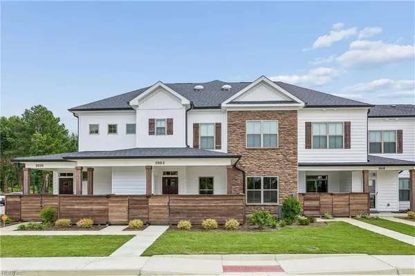 Property Slideshow image 2 of 44 | 2002 ashworth way, Suffolk, VA, 23435