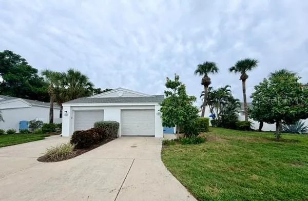 Property Slideshow image 2 of 69 | 950 waterside ln, Bradenton, FL, 34209