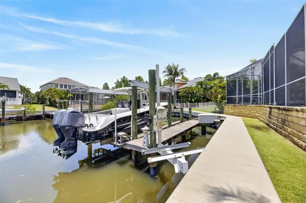 Property Slideshow image 3 of 100 | 508 islebay dr, Apollo Beach, FL, 33572