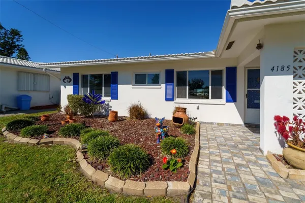 Property Slideshow image 2 of 61 | 4185 96th ter n # 2, Pinellas Park, FL, 33782