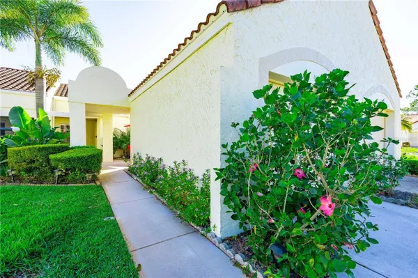 Property Slideshow image 2 of 20 | 944 madrid dr, Palm Harbor, FL, 34684