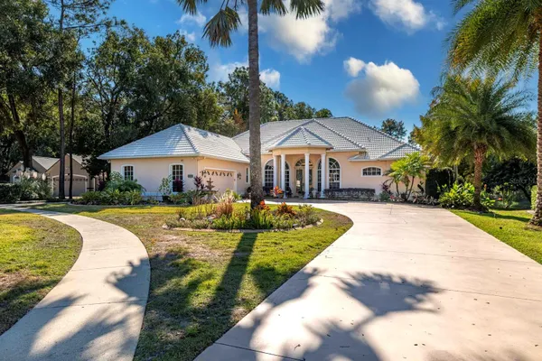 Property Slideshow image 2 of 64 | 5061 greenbriar trl, Mount Dora, FL, 32757
