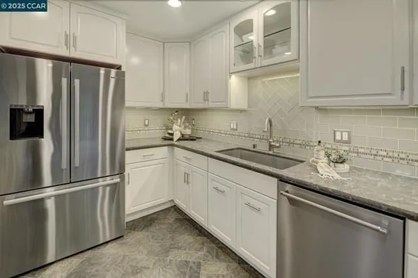 Property Slideshow image 2 of 58 | 3050 rossmoor pkwy apt 1, Walnut Creek, CA, 94595