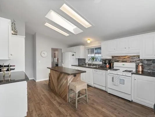 Property Slideshow image 3 of 36 | 444 n el camino real spc 64, Encinitas, CA, 92024