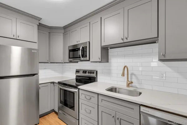 Property Slideshow image 2 of 29 | 17 hastings b, Yorktown, NY, 10598