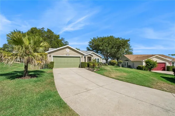 Property Slideshow image 3 of 30 | 4730 sawgrass lake cir, Leesburg, FL, 34748