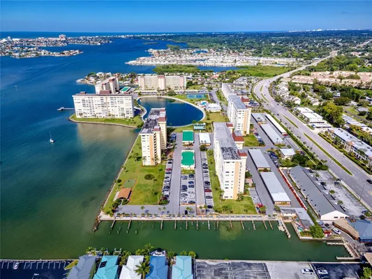 Property Slideshow image 3 of 43 | 4650 cove cir 409, St Petersburg, FL, 33708