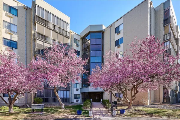 Property Slideshow image 2 of 44 | 14390 e marina dr 601, Aurora, CO, 80014