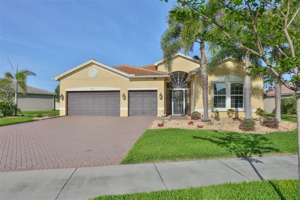 Property Slideshow image 3 of 74 | 5073 stone harbor cir, Wimauma, FL, 33598