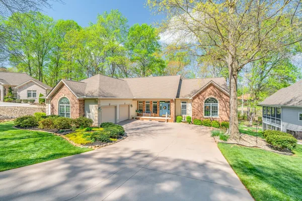 Property Slideshow image 2 of 71 | 124 geya cir, Loudon, TN, 37774