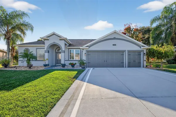 Property Slideshow image 3 of 98 | 25501 maurepas ln, Leesburg, FL, 34748