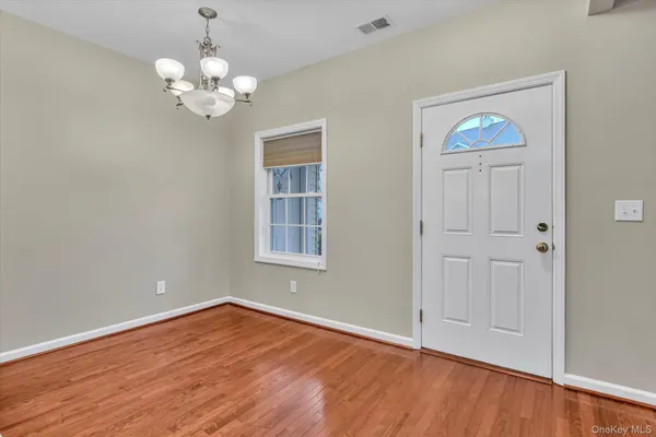 Property Slideshow image 2 of 24 | 119 autumn dr, Plainview, NY, 11803