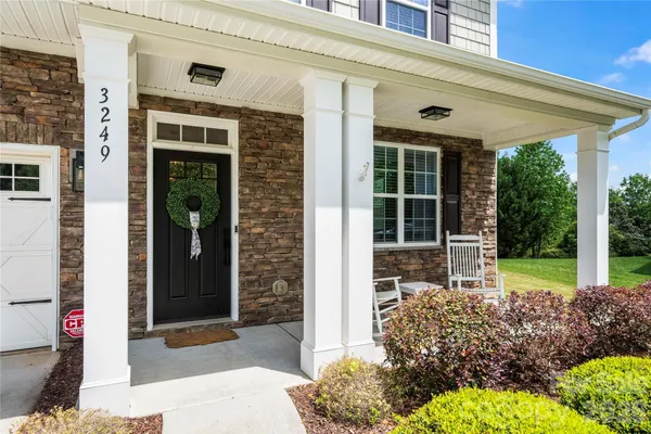 Property Slideshow image 2 of 43 | 3249 elyse manor ct, Charlotte, NC, 28214