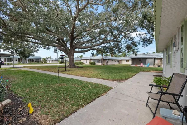 Property Slideshow image 3 of 67 | 1802 bedford ln 2, Sun City Center, FL, 33573