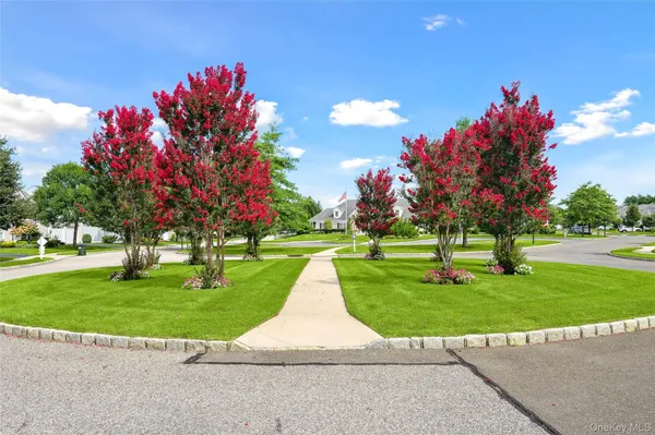 Property Slideshow image 3 of 8 | 179 carly ln, Southampton, NY, 11977