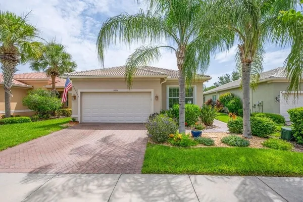 Property Slideshow image 2 of 47 | 15824 amber falls dr, Wimauma, FL, 33598