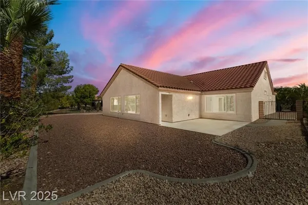 Property Slideshow image 3 of 66 | 3001 merimar dr, Las Vegas, NV, 89134